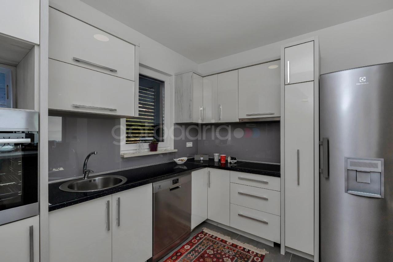 Luxury Apartment Poseidon - Free Beach Parking Μακάρσκα Εξωτερικό φωτογραφία