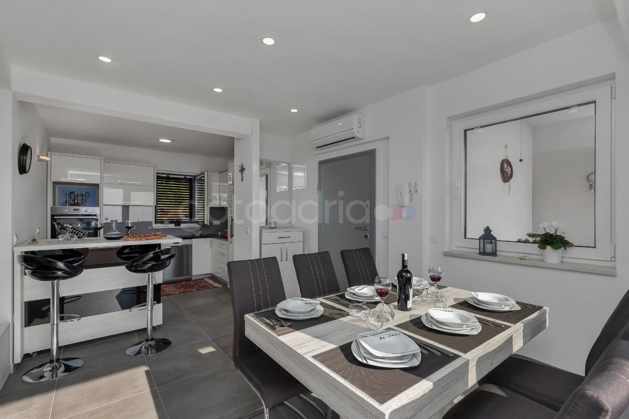 Luxury Apartment Poseidon - Free Beach Parking Μακάρσκα Εξωτερικό φωτογραφία