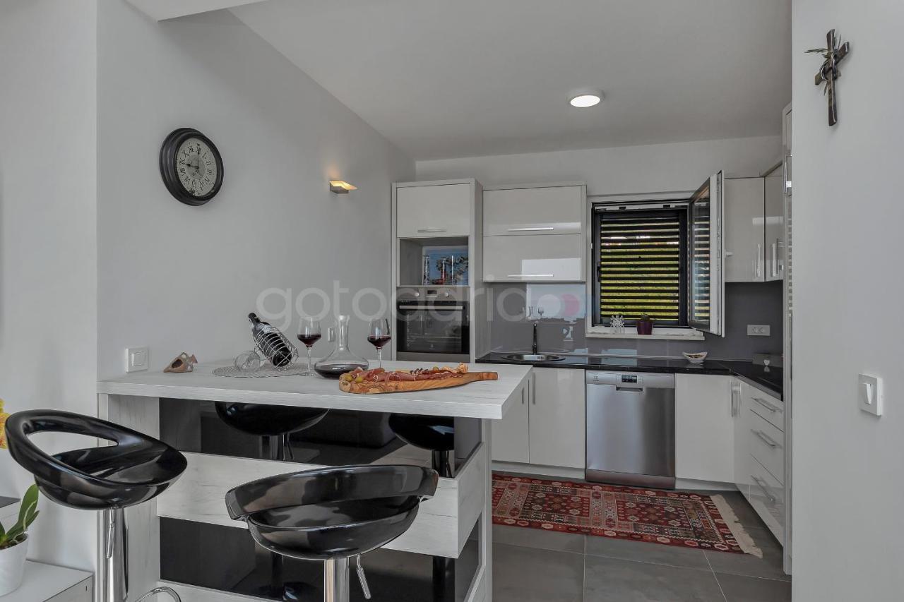 Luxury Apartment Poseidon - Free Beach Parking Μακάρσκα Εξωτερικό φωτογραφία